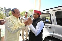 IN Pics: दो दिवसीय गुजरात दौरे पर पहुंचे अखिलेश यादव, पूर्व सीएम शंकर सिंह वाघेला से की मुलाकात