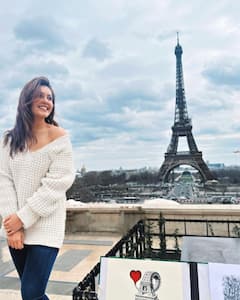 Raashii Khanna Paris Trip Photos : పారిస్‌లో కాఫీ తాగుతూ చిల్ అవుతున్న రాశీ ఖన్నా
