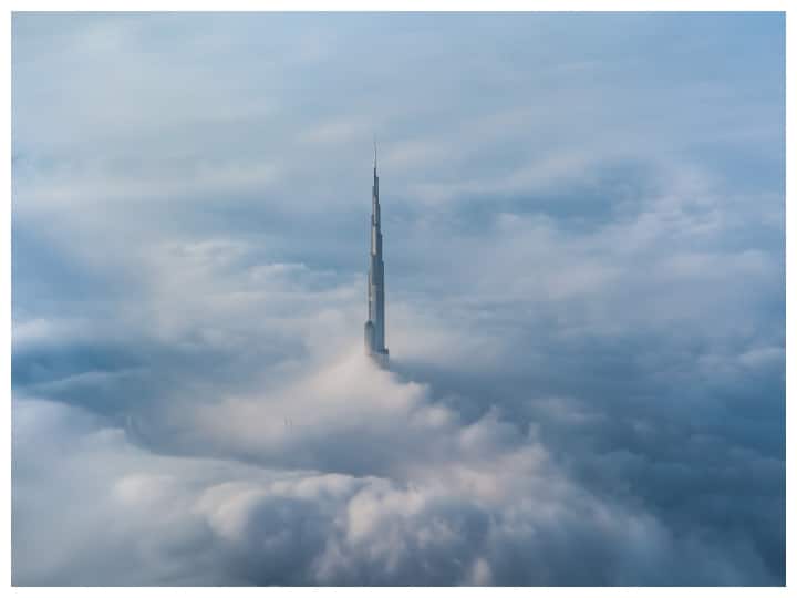 Burj Khalifa Inside Photos: ये तो आप जानते हैं कि दुनिया की सबसे ऊंची बिल्डिंग दुबई में है, जिसका नाम है बुर्ज खलीफा. आपने बुर्ज खलीफा की फोटो तो काफी देखी होगी, लेकिन कभी आपने इसे अंदर से देखा है?