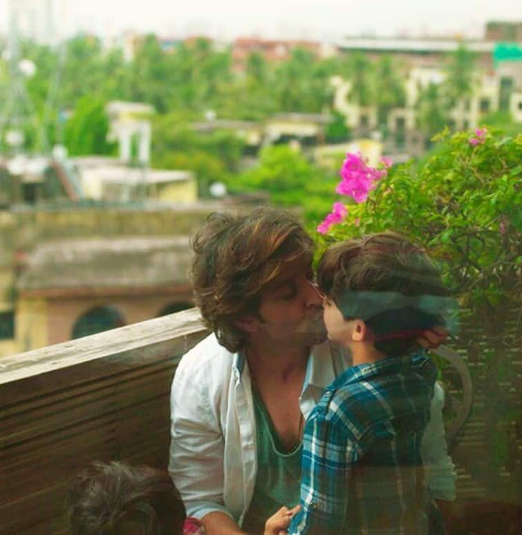 Hrithik Roshan Home: किसी फाइव स्टार होटल से कम नहीं है Hrithik Roshan का सी फेसिंग ड्रीम होम, इनसाइड तस्वीरें हैरान कर देंगी