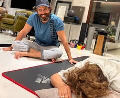 Hrithik Roshan Home: किसी फाइव स्टार होटल से कम नहीं है Hrithik Roshan का सी फेसिंग ड्रीम होम, इनसाइड तस्वीरें हैरान कर देंगी