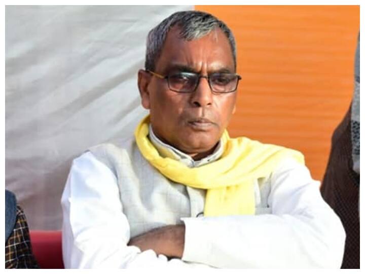 Anil Rajbhar told Om Prakash Rajbhar means of entertainment, big claim on Akhilesh Yadav Samajwadi Party in Ballia UP Politics: योगी के मंत्री ने ओम प्रकाश राजभर को बताया मनोरंजन का साधन, अखिलेश यादव पर किया बड़ा दावा