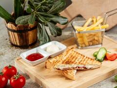 Paneer Sandwich Recipe: ब्रेकफास्ट हो या शाम का नाश्ता पनीर सैंडविच है बेस्ट, इस रेसिपी को घर पर एक बार जरूर करें ट्राई