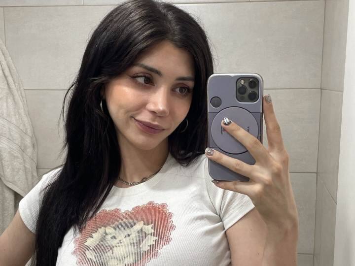 अर्जेंटीना की रहने वाली सोफी मौर ने फरवरी में इंटरनेट पर एक पोस्ट करते हुए जानकारी दी कि वो खुद से शादी करने जा रही हैं.