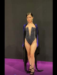 Uorfi Javed New Look: इवेंट में प्लंजिंग नेकलाइन वाली मोनोकिनी में पहुंचीं उर्फी जावेद, रिवीलिंग लुक में देख भड़के लोग