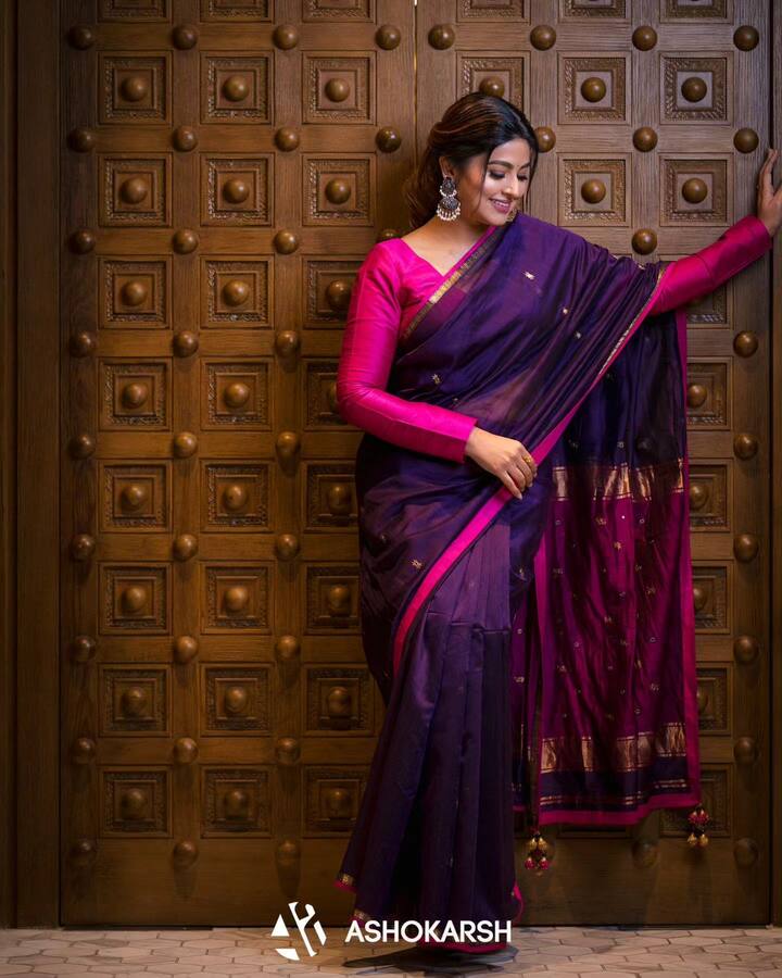 ప్రస్తుతం స్నేహ శారీ ఫోటోలు నెట్టింట్లో వైరల్ అవుతున్నాయి. Photo Credit: Sneha/Instagram