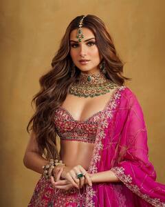 Tara Sutaria Latest Pics: सुतारियाचा ट्रॅडिशनल किलर लूक, पाहा फोटो