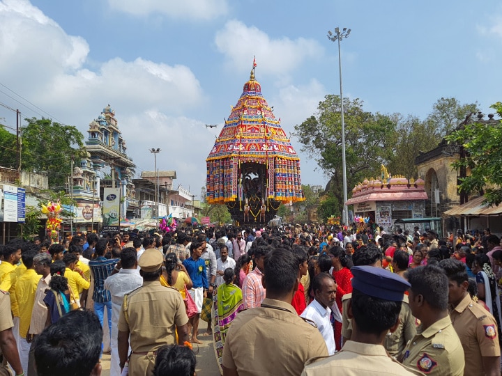 திருவெண்காடு புதன் ஸ்தலத்தில் திருத்தேர் திருவிழா  ஆயிரக்கணக்கான பக்தர்கள் வடம் பிடிப்பு