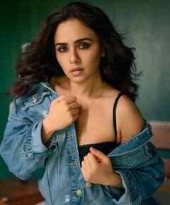Amruta Khanvilkar: अमृताचं भुरळ घालणारं सौंदर्य, पाहा फोटो