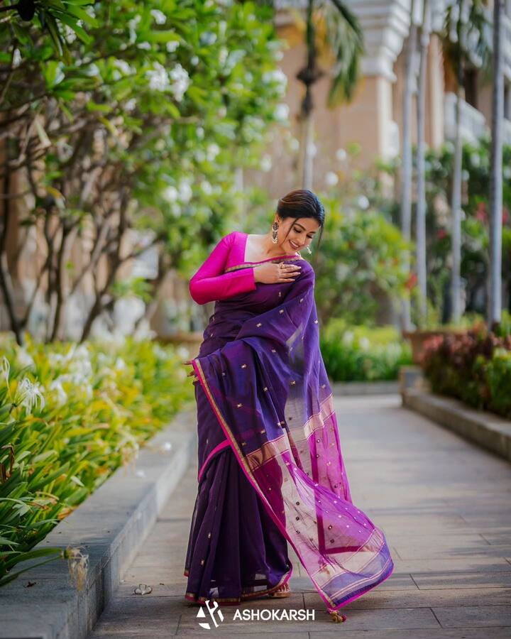 ఇప్పుడు సీనియర్ హీరోల పక్కన స్నేహ నటిస్తున్నది.Photo Credit: Sneha/Instagram