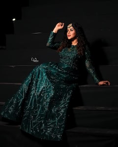 Shamna Khasim:  మెహెందీ  రంగు డ్రెస్సులో కాబోయే తల్లి పూర్ణ