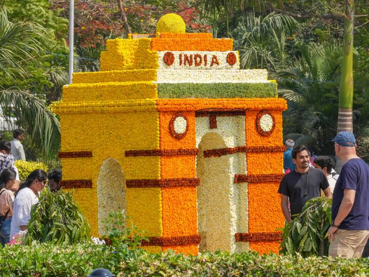 Flowers were arranged in different formations and unique designs that are a treat to the eye. (Image Source: PTI)
