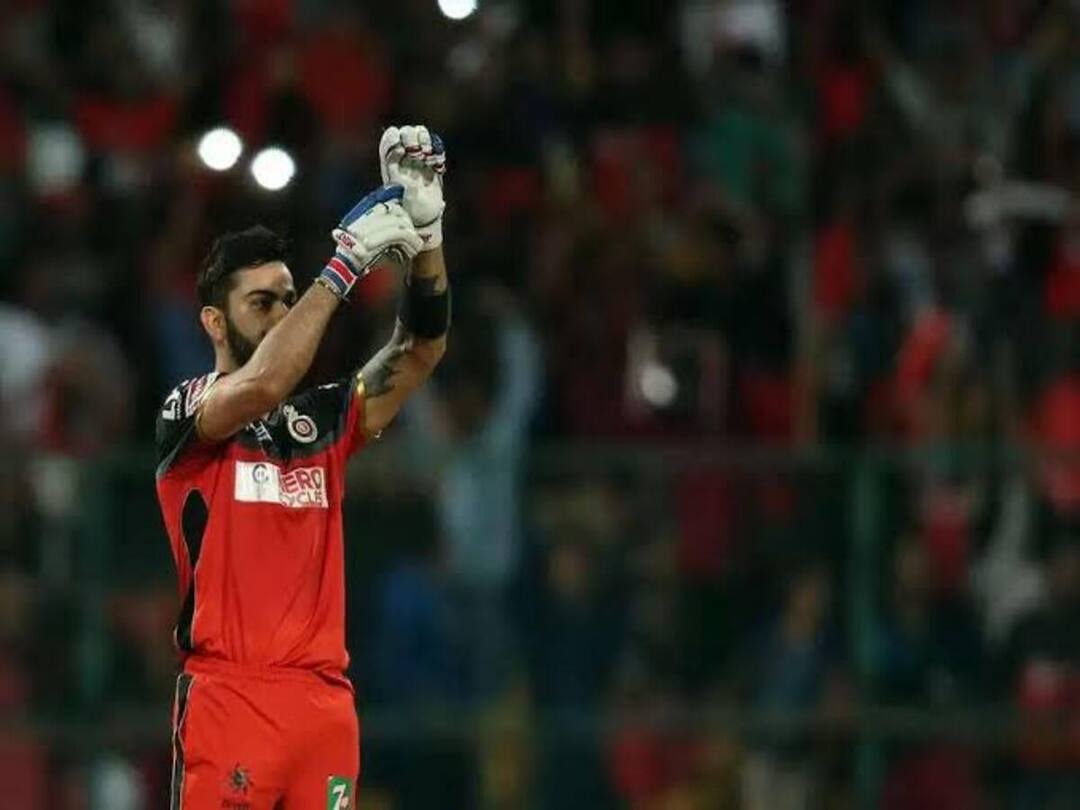 Virat Kohli RCB: 'மகுடம் சூடா மன்னன்' விராட்... ஆர்.சி.பி.யில் இணைந்து 15 ஆண்டுகள் நிறைவு.. கொண்டாடித் தீர்க்கும் ரசிகர்கள்..!