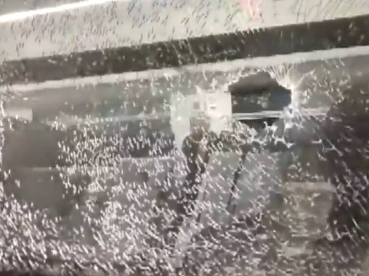 Stones Pelted At Vande Bharat Express In West Bengal’s Farakka Shattering Windows Vande Bharat Express West Bengal Farakka Stones Pelted Shattering Windows Stones Pelted At Vande Bharat Express In West Bengal’s Farakka Shattering Windows
