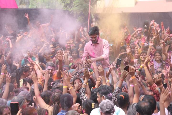 यावेळी आमदार ऋतुराज पाटील डाॅल्बीच्या तालावर थिरकले.