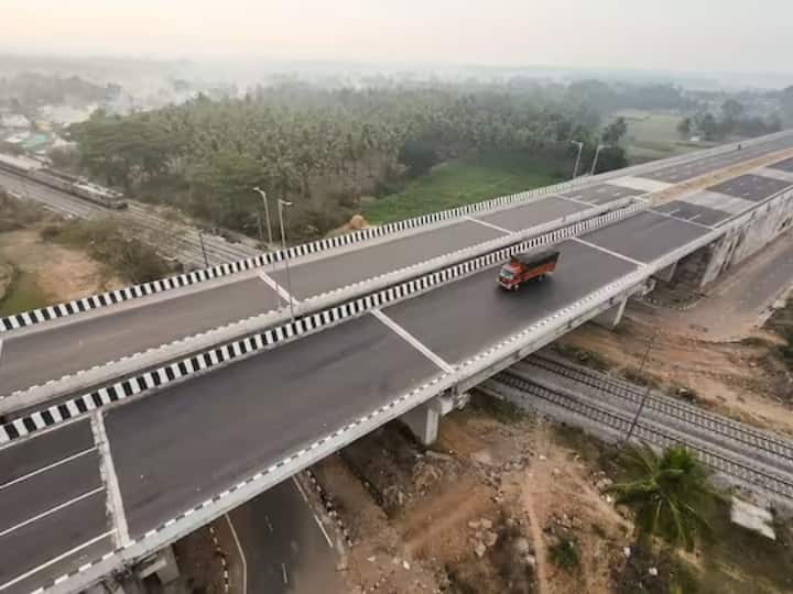 PM Modi inaugurated the bengaluru mysore expressway know what are its specialties Bengaluru-Mysuru Expressway: बेंगलुरु-मैसूर एक्सप्रेसवे से 3 घंटे का सफर सिर्फ 75 मिनट, पीएम मोदी ने किया उद्घाटन, जानें खासियतें