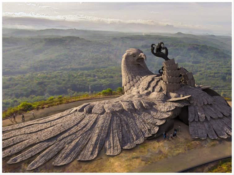 Worlds biggest bird statue is situated in India jatayu nature park in kerala अपने देश में है दुनिया की सबसे बड़ी पक्षी की मूर्ति, रामायण से है खास कनेक्शन