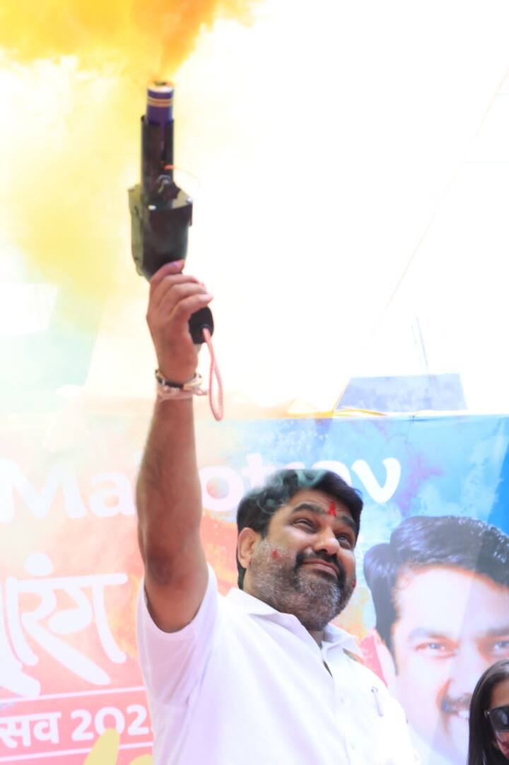 कोल्हापुुरात रंगोत्सव उत्साहात साजरा करण्यात आला. साने गुरुजी वसाहत परिसरात शारंग महोत्सवाचे आयोजन करण्यात आले होते.