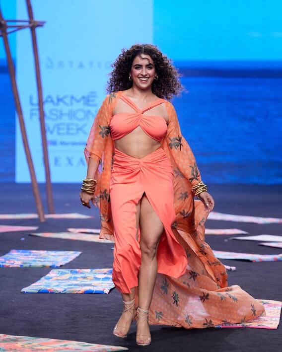 Lakme Fashion Week: लहंगा पहन सजीं सुष्मिता-सारा, सोनम कपूर की भाभी ने रैंप पर फ्लॉन्ट किया बेबी बंप, ‘लैक्मे फैशन वीक’ में छाईं ये बॉलीवुड हसीनाएं