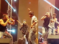 Honey Singh Involves Cleaning Staff While Performing On Stage, Netizens Are Impressed By His Interesting Moves. Watch