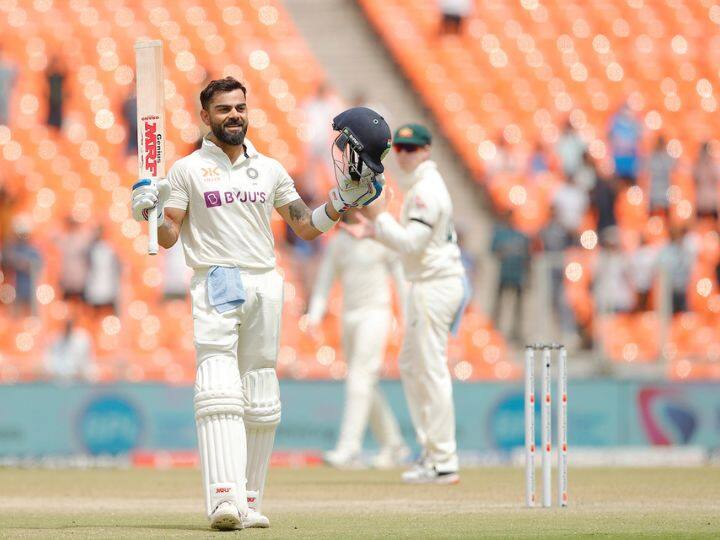 IND vs AUS, 4th Test : भारत आणि ऑस्ट्रेलिया यांच्यात सुरु अहमदाबाद कसोटी सामन्यात भारताचा स्टार फलंदाज विराट कोहलीनं शानदार शतक झळकावलं असून जवळपास 3 वर्षानंतर त्यानं टेस्टमध्ये शतक केलं आहे.