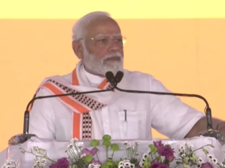 PM Modi Speech Mandya Highlights Bengaluru-Mysuru Expressway Karnataka Elections 2023 Narendra Modi Speech Key Points PM Modi Speech: कर्नाटकच्या जनतेच्या प्रेमाची व्याजासह परतफेड करणार, पंतप्रधान नरेंद्र मोदींचे वक्तव्य