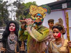 Tej Pratap Files Complaint Against Vrindavan Artistes For 'Theft' At His Bungalow On Holi