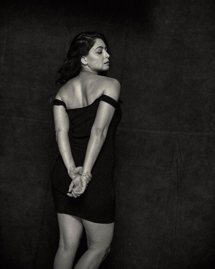 सध्या सोनाली तिच्या नव्या फोटोशूटमुळं चर्चेत आहे.