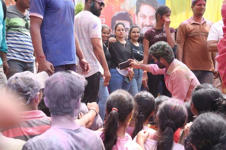 यावेळी महिलांनी मोठी गर्दी केली होती.