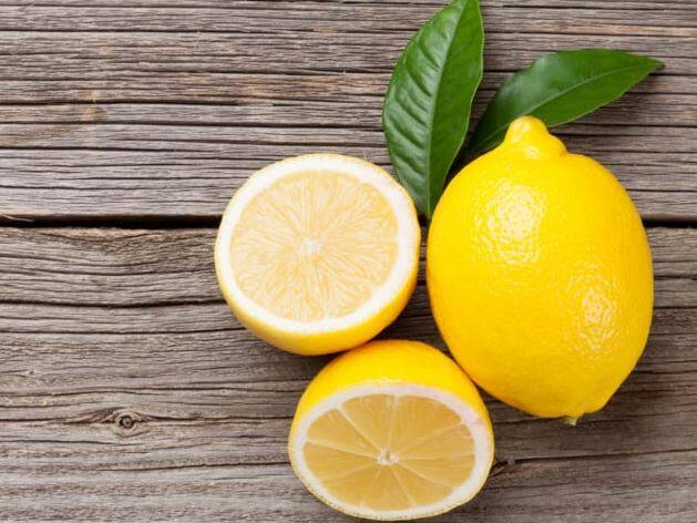 महाराष्ट्रात देखील मोठ्या प्रमाणात लिंबाचं उत्पादन घेतलं जाते. मात्र, काही वेळाला हवामानातील बदलाचा मोठा फटका लिंबू उत्पादक शेतकऱ्यांना बसतो