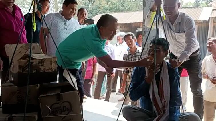 Laddoo Celebration While Felicitating Minister Of Tripura Bikash Dev Varma Tripura Election 2023: সংবর্ধনায় মন্ত্রীর ওজনের সম পরিমাণ লাড্ডু বিলি! চমক ত্রিপুরায়