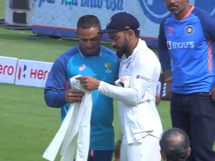 After IND vs AUS 4th Ahmedabad test Virat Kohli gift his jersey to Australian batter Usman Khawaja see watch video Watch: मैच के बाद कोहली ने जीता ऑस्ट्रेलियाई फैंस का दिल, उस्मान ख्वाजा को गिफ्ट की जर्सी