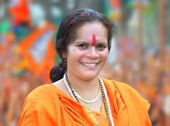 साध्वी प्राची ने दिया तौकीर रजा को करारा जवाब, कहा- 'दंगाई है मौलाना, बुलडोजर बाबा तैयार हैं'