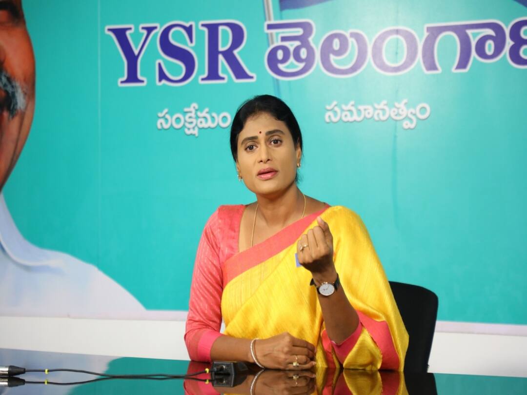 Hyderabad YSRTP President YS Sharmila says Kaleshwaram utter flop project protest at Delhi on irregularities in project DNN YS Sharmila On Kaleshwaram : కాళేశ్వరం అట్టర్ ఫ్లాప్ ప్రాజెక్ట్, కేసీఆర్ అవినీతి దేశానికి తెలిసేలా చేస్తాం- వైఎస్ షర్మిల