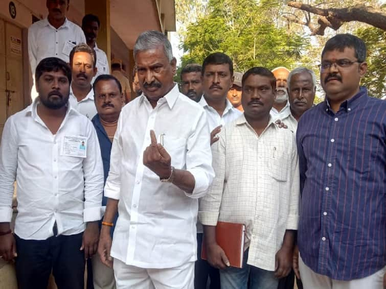 MLC elections starts in Andhra pradesh in 1538 Polling stations AP MLC Elections: ఏపీలో ఎమ్మెల్సీ ఎన్నికల పోలింగ్ ప్రారంభం, మొత్తం 1,538 పోలింగ్‌ స్టేషన్లు