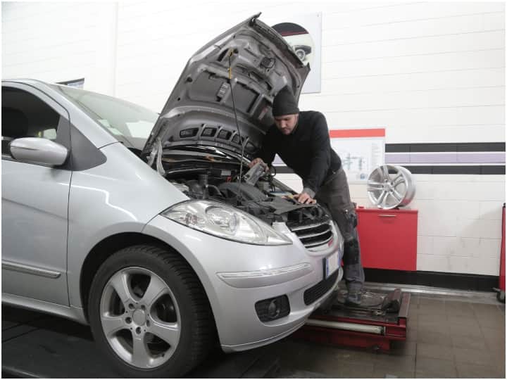 Car Service: कार की सर्विस कब और कैसे कराएं? जानें रख-रखाव से जुड़ी ये पांच अहम बातें Car Service See the best five car maintenance and Servicing tips Car Service: कार की सर्विस कब और कैसे कराएं? जानें रख-रखाव से जुड़ी ये पांच अहम बातें