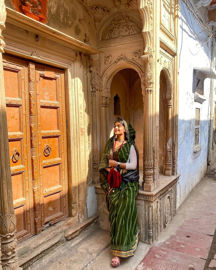 अपनी हॉटनेस से सबको दीवाना बनाने वाली प्राची सिंह इन दिनों कृष्ण भक्त बनी नजर आ रही हैं. प्राची सिंह को भगवान कृष्ण की भक्ति में लीन होते देखा जा सकता है.