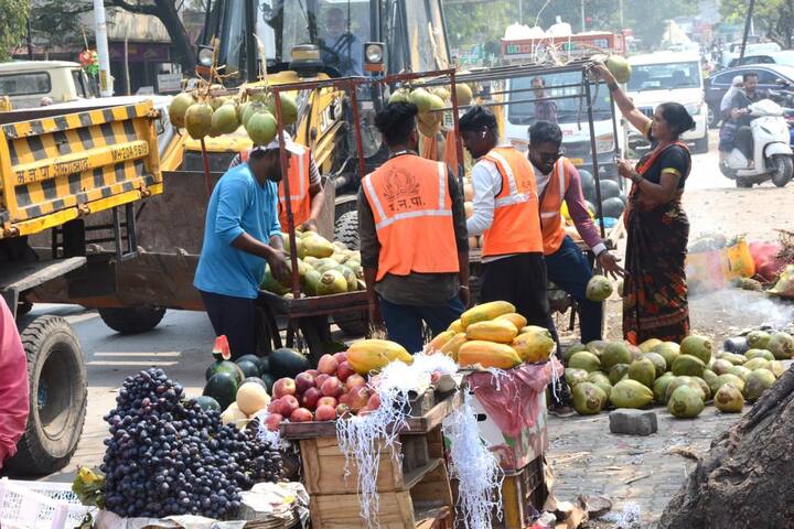 यामध्ये या लोकांनी रस्त्यावर वॉशिंग सेंटर, लहान बियर शॉपी ,कॉस्मेटिक दुकाने मेडिकल शॉप, ज्यूस सेंटर अशा स्वरूपाची अतिक्रमण केले होते.