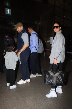 Kareena Kapoor With Family: एयरपोर्ट पर नजर आया पटौदी परिवार, करीना नहीं बाप-बेटे की जोड़ी पर अटकी रहीं सबकी नजरें...