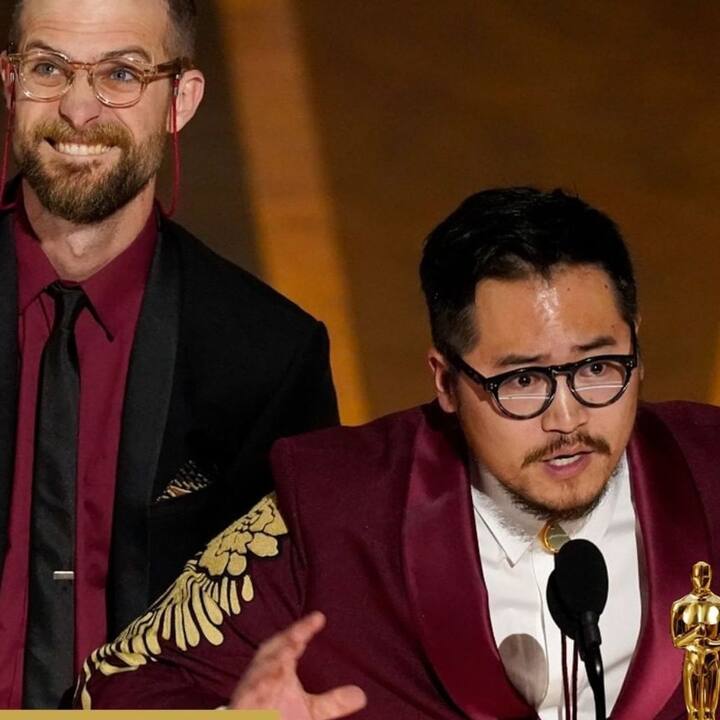 சிறந்த இயக்கத்திற்கான விருதையும் இப்படம் பெற்றுள்ளது. இதற்கான விருதினை அப்படத்தின் இயக்குனர்கள் டேனியல் க்வான் மற்றும் டேனியல் ஷீனர்ட் ஆகியோர் பெற்றுக்கொண்டனர்