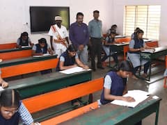 தஞ்சையில் பிளஸ் 2 பொதுத் தேர்வை ஆய்வு செய்தார் கலெக்டர் தினேஷ் பொன்ராஜ் ஆலிவர்