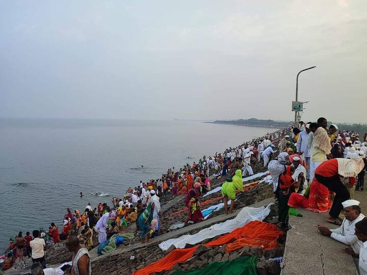 या सोहळ्यासाठी पैठणमध्ये सहा ते सात लाख भाविक उपस्थित असल्याचा अंदाज आहे.