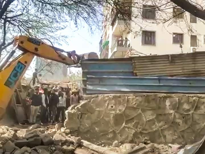 Bulldozer roar again in Delhi today under Anti Encroachment Drive Delhi Police alert Anti Encroachment Drive: दिल्ली में आज फिर गरजेगा बुलडोजर, इन इलाकों में बने अवैध मकान होंगे ध्वस्त, दिल्ली पुलिस अलर्ट