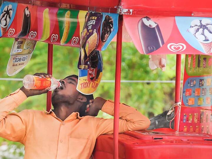 The summer season in India starts from March 1 and stays till May 31.