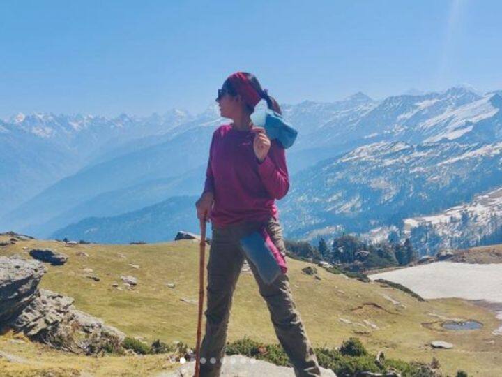 इंस्टाग्राम की पोस्ट देख साफ पता चलता है कि उन्हें घूमने का भी काफी शौक है. इस फोटो में उन्होंने कैप्शन दिया है हिमालय में एक सप्ताह.