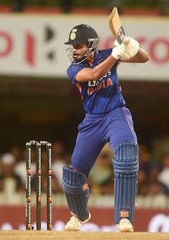 Shreyas Iyer: পিঠের চোটে কাবু মুম্বইয়ের তারকা, নতুন অধিনায়কের খোঁজ করতে হবে কেকেআরকে?