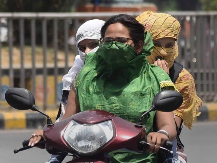 Weather Update Today 13 March 2023 Delhi IMD Forecast Heatwave Safdarjung RK Puram ITO Ka Mausam Delhi Weather Today: दिल्ली के आसमान में आज छाए रह सकते हैं बादल, जानें कब होगी बारिश 