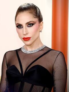 Oscars 2023: Lady Gaga એ બ્લેક ગાઉનમાં કરી હતી સ્ટાઈલિશ એન્ટ્રી, લાઈવ પરફોર્મંસમાં સિંગરના લુકે કર્યા દંગ