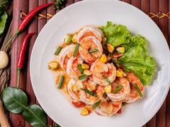 Tom Yum Prawns Recipe: थाई डिश जिन्हें है दिल से पसंद, वो एक बार जरूर घर पर बनाएं 'टॉम यम झींगा'