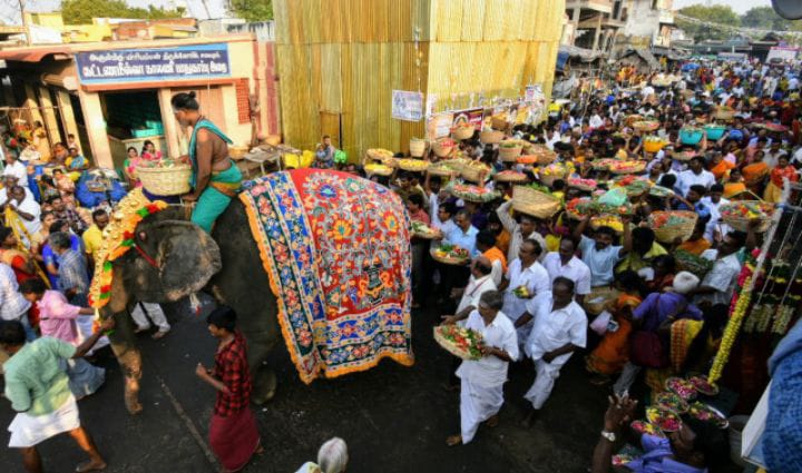 சமயபுரம் மாரியம்மன் கோவில் பூச்சொரிதல் விழா   - குவிந்த பக்தர்கள்